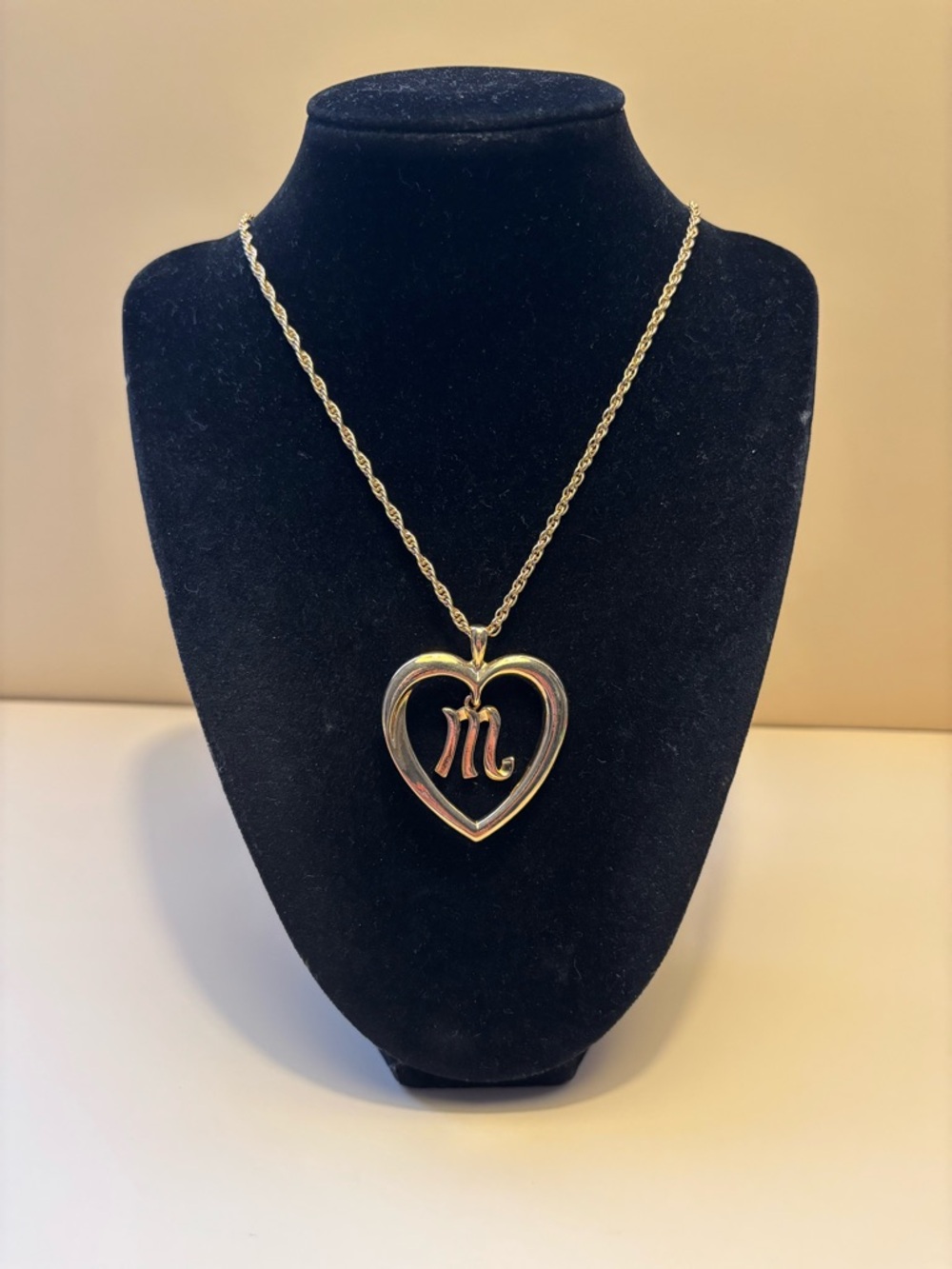 Vintage Avon Gold Heart Initial 'M' Pendant Necklace 25”